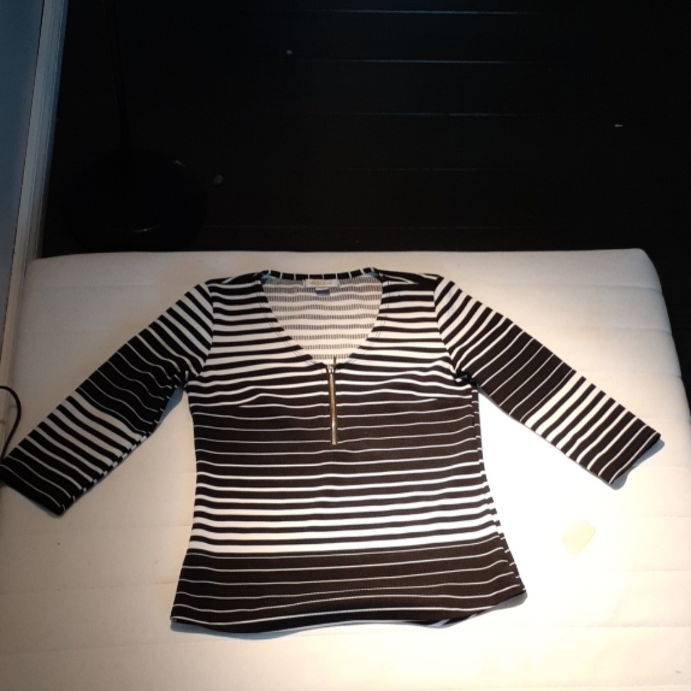 Black and white t-shirt